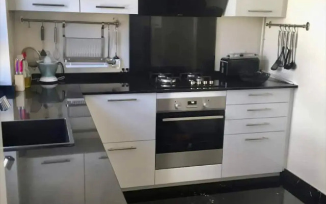 Family apartment 7 minutes from Paris