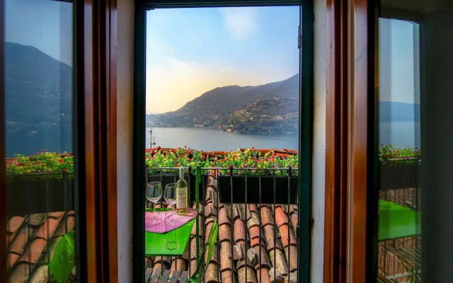 The Green Nest by Lake Como