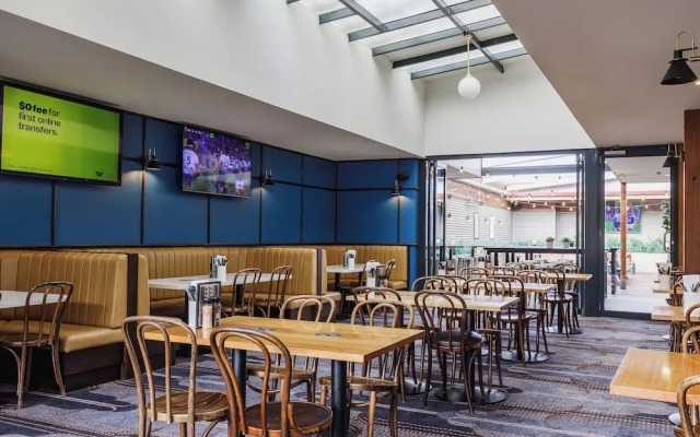 The Lakes Hotel, Rosebery