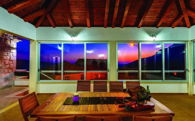 Villa Pave - Six-bedroom Villa With Terrace and Swimming Pool
