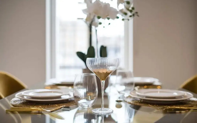 Marble Arch Suite 4-hosted by Sweetstay