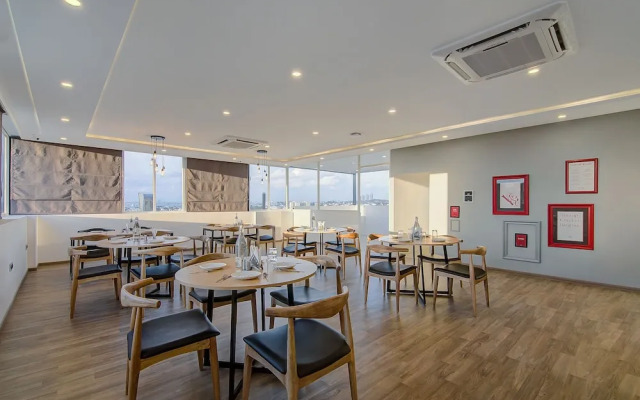 OYO Townhouse 040 Global Village Tech Park