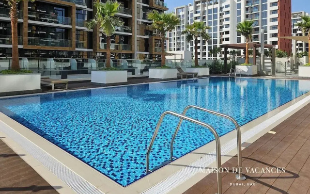 Pool View Studio 10mins From Dubai Mall