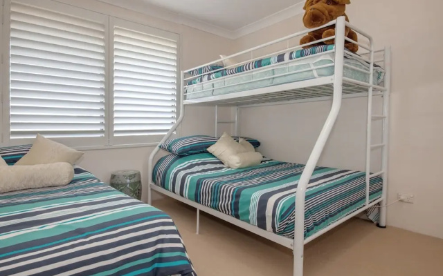 Kamilaroi, 6/58-60 Magnus Street – Guest Rooms – Nelson Bay