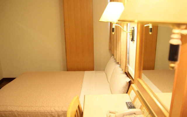 Riverside Hotel