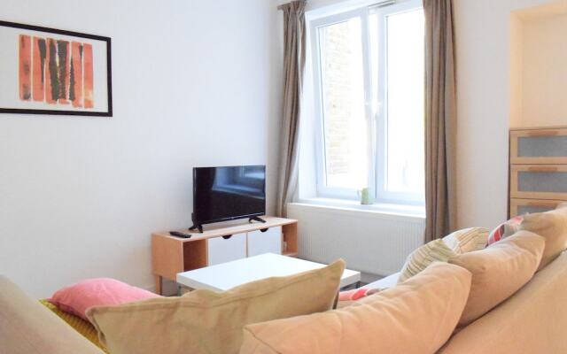 Stylish 3 Bedroom Apartment in Central Balham