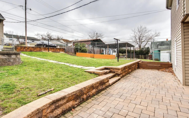 Family-friendly Altoona Abode w/ Spacious Patio!