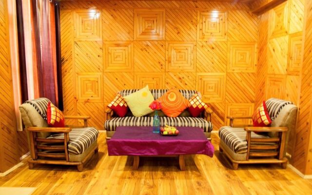 Pause At Manali