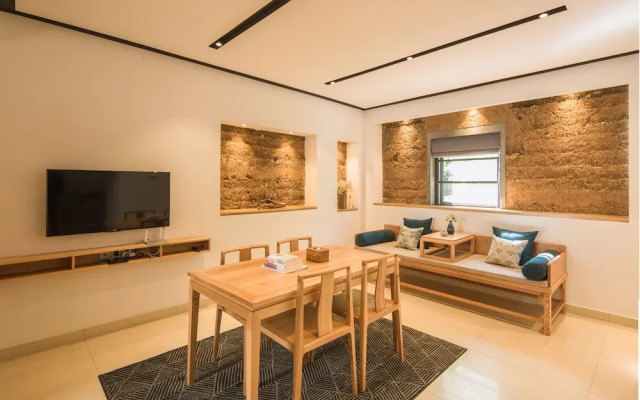 Anji Valley House Hotel