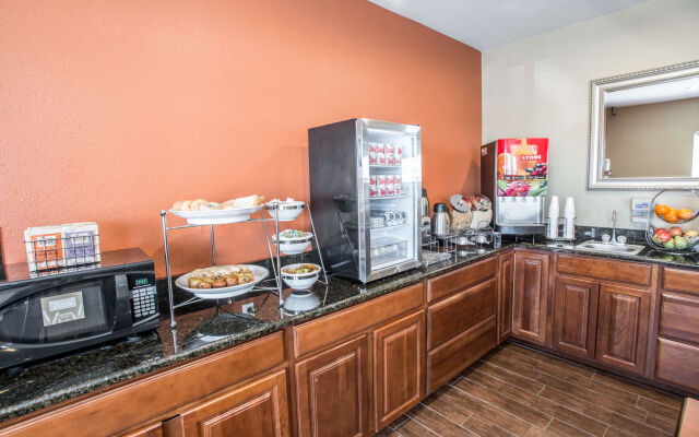 Sleep Inn & Suites Hays I-70