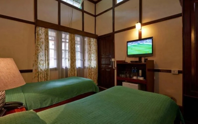 Cafe Shillong Bed and Breakfast
