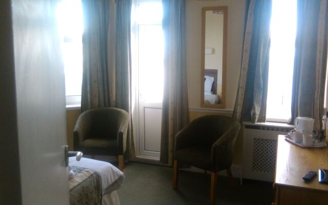 Monarch Hotel
