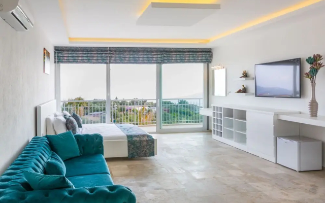 Villa Infinity by Akdenizvillam