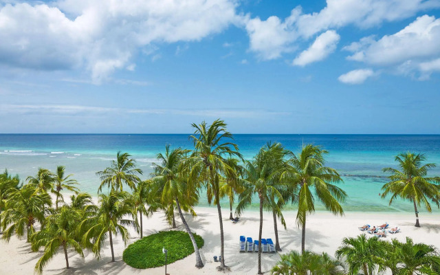 Coconut Court Beach Hotel