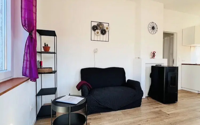 Maison proche rivière avec jardin