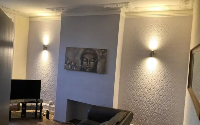 Large eight bedroom house