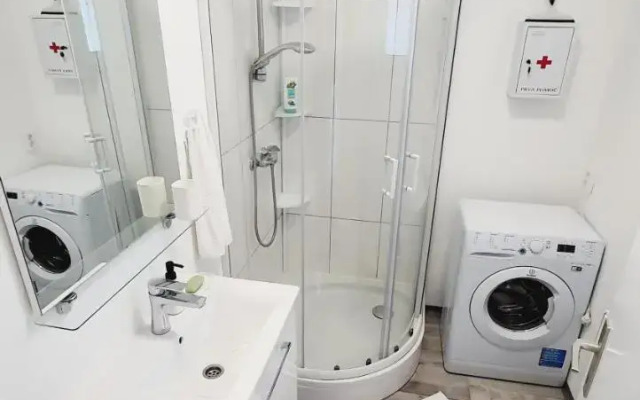Apartma4us