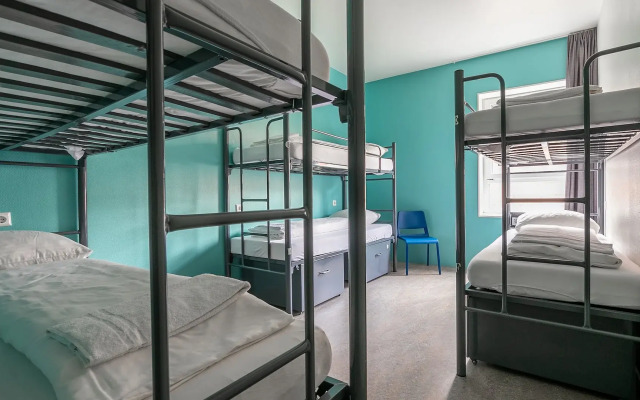 Hans Brinker Hostel