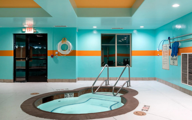 Holiday Inn Express & Suites Lathrop by IHG