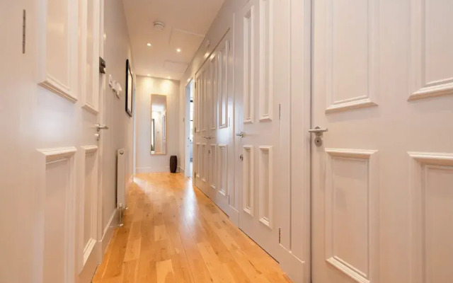 Stylish 2-bed flat in New Town