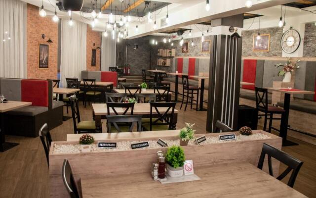 P20 Milmari, DeLuxe Studio, Kopaonik