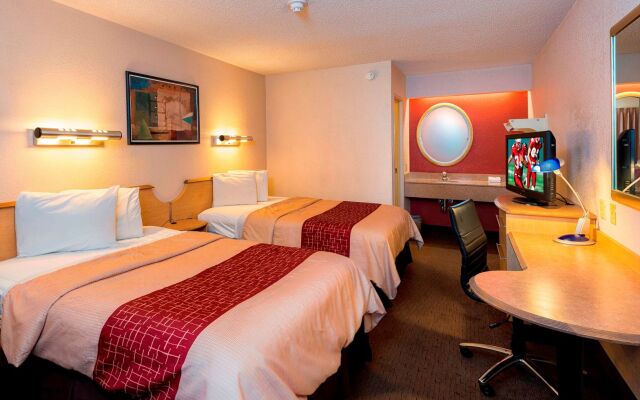 Red Roof Inn Dayton - Fairborn/ Nutter Center