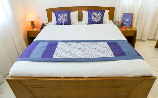 OYO 10483 Hotel The Signature Crest