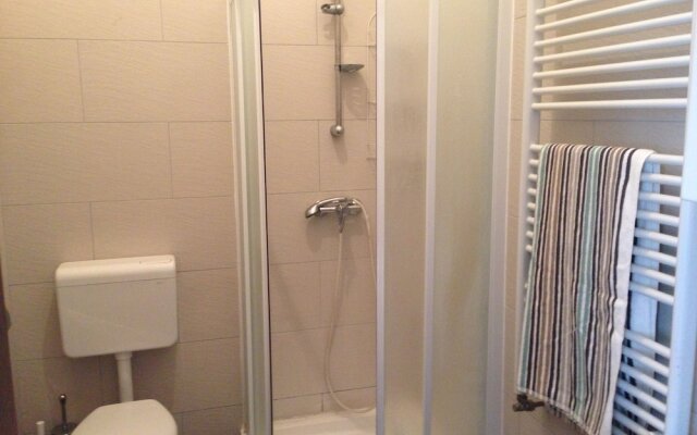 Hi5 Apartments - Parliament