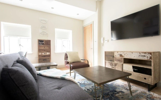 The Soho Loft - Elegant Modern 1bdr in Soho