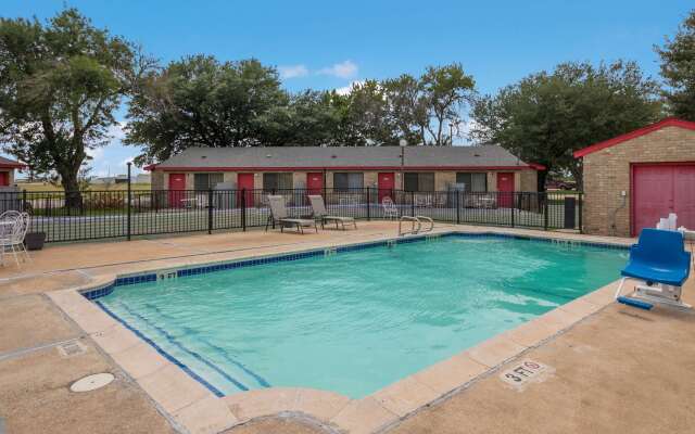 Americas Best Value Inn Lockhart