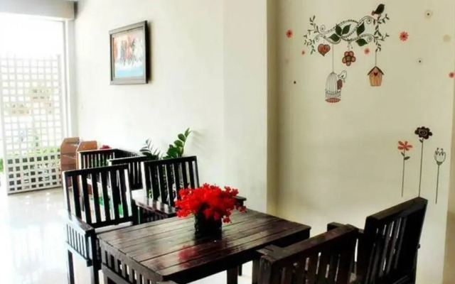 Be Rich Hotel By Zuzu