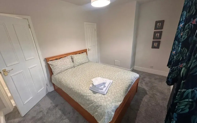 Vauxhall Flat 9 - London