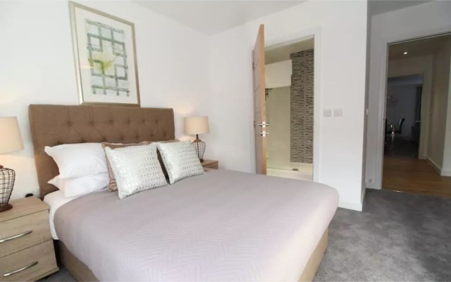 Luxurious, New Flat for 6 Near Arthur's Seat