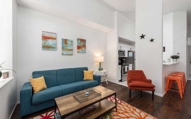 Apts at S 8th by NamaStay