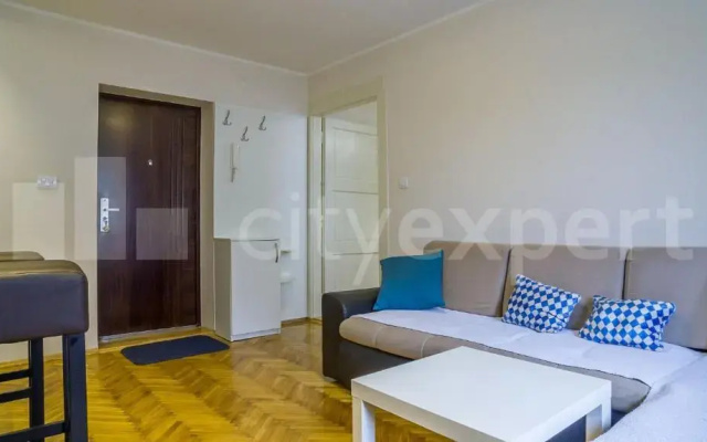 Central apartment with garage