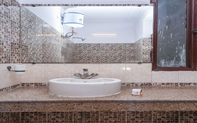 OYO 15625 Royal logix