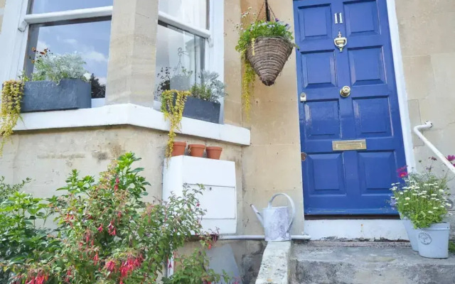 Beautiful Home in Bath with Garden