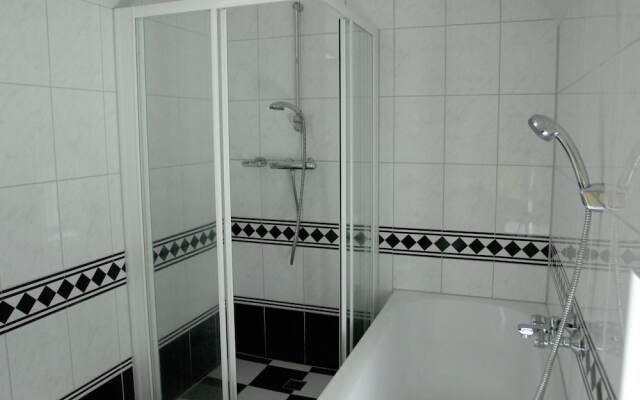 Spacious Holiday Home With Wifi, 20 km. From Assen