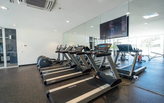 Blue Moon at Watson - Wifi - Gym - Pool - Cafe