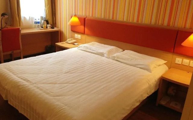Home Inn Wuxi Anzhen Town