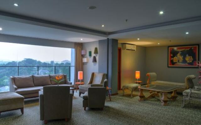 Oaktree Emerald Hotel Semarang
