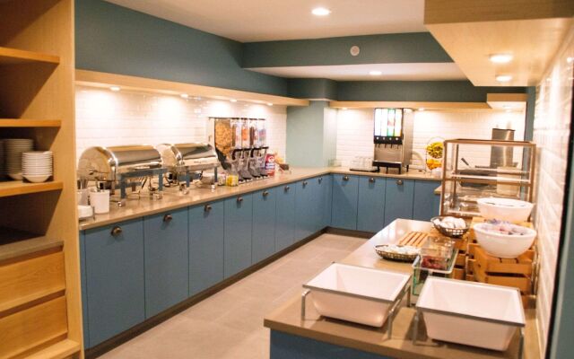 Country Inn & Suites by Radisson Erie