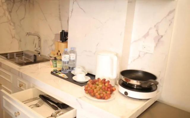Lee Apartment & Hotel