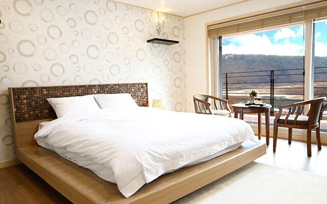 Yeongwol River Palace Pension