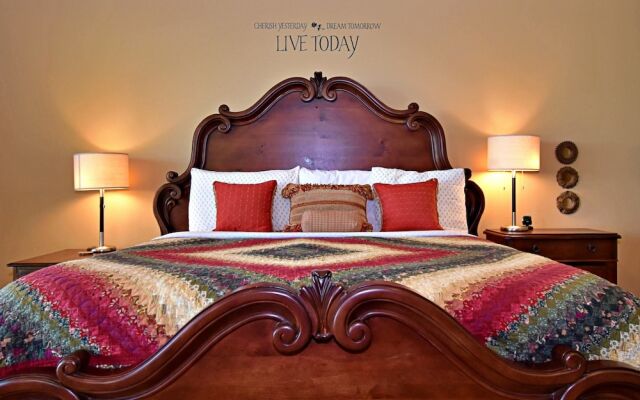 Pet-friendly Oasis in Gated Community!