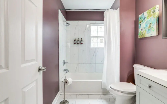 Pet-friendly Home w/ Hot Tub in Atlanta!