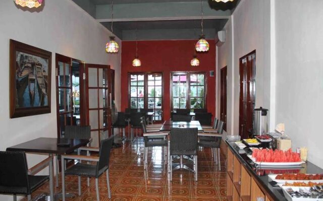 Hotel Kenari Pantai