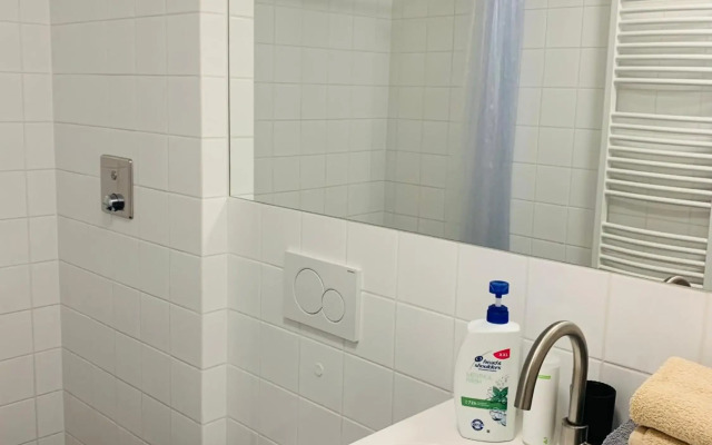 Cozy friendly place with free parking