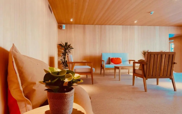Julen Wendelin, Hotel Touring