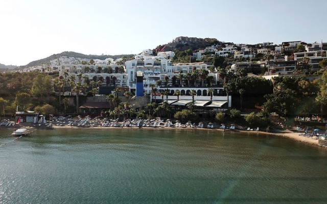Palmet Middle Town Beach Hotel